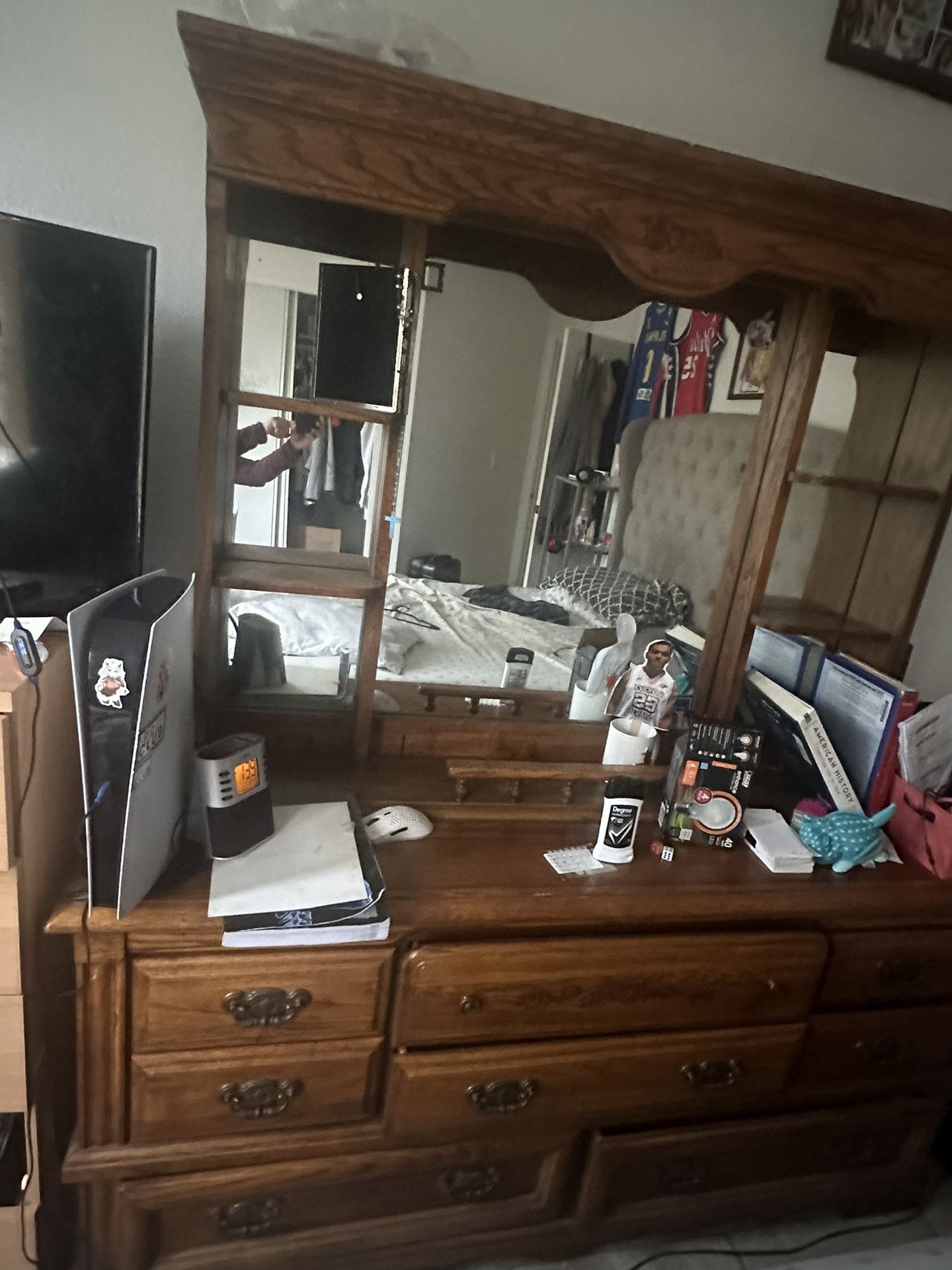 Drawers With Big Mirror