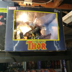 Thor Statue 