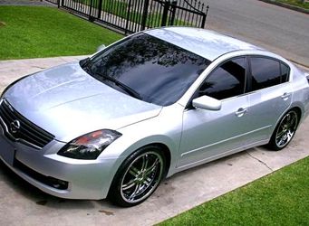 Nissan Altima SE 3.5L V6 Automatic Sedan 2008