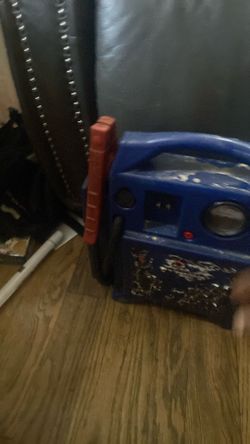 Jump n carry 1700a jump box $60