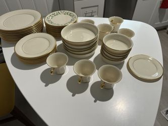 Lenox eternal Ivory Gold Plates 35 Pieces 