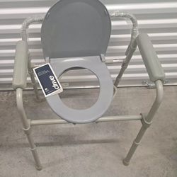 Drive Medical Bedside Chair