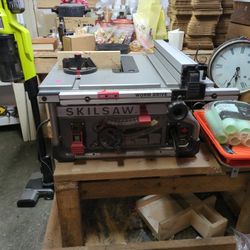 Skilsaw Table Saw