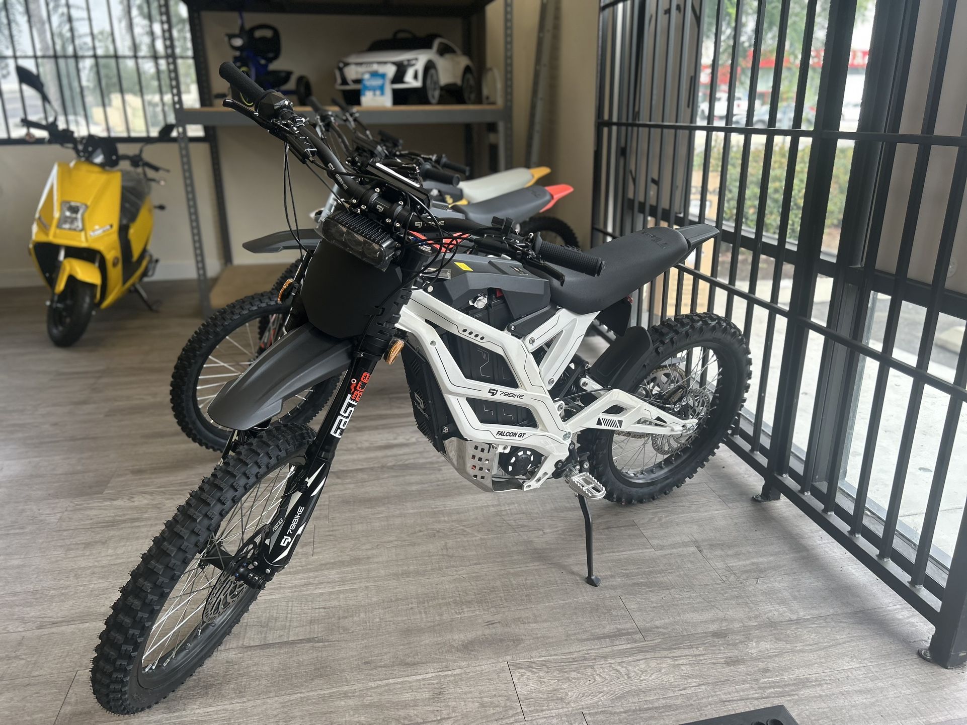 79BIKE FALCON GT DIRT BIKE 16,000W/72V 