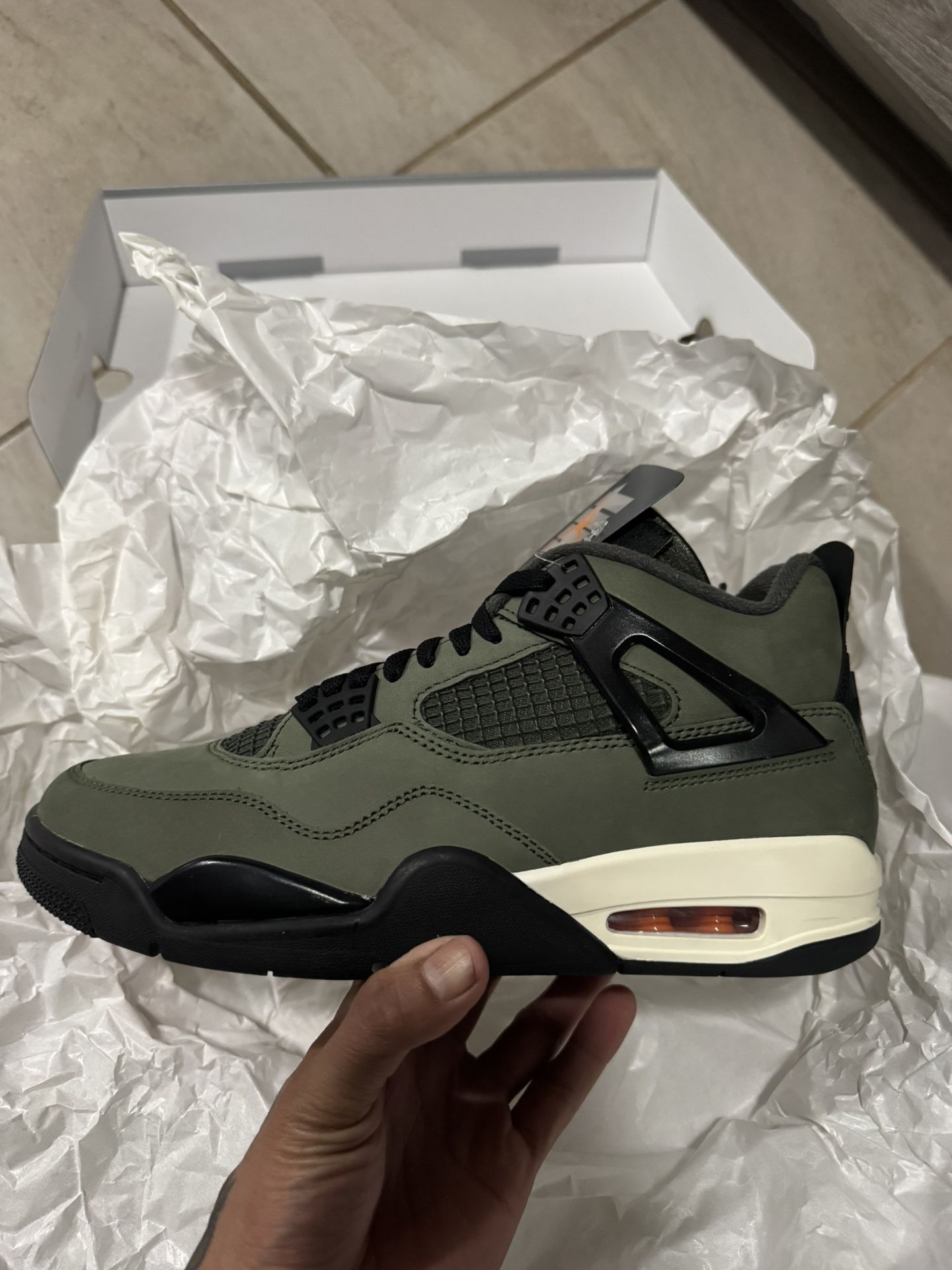 Jordan 4 Undefeated