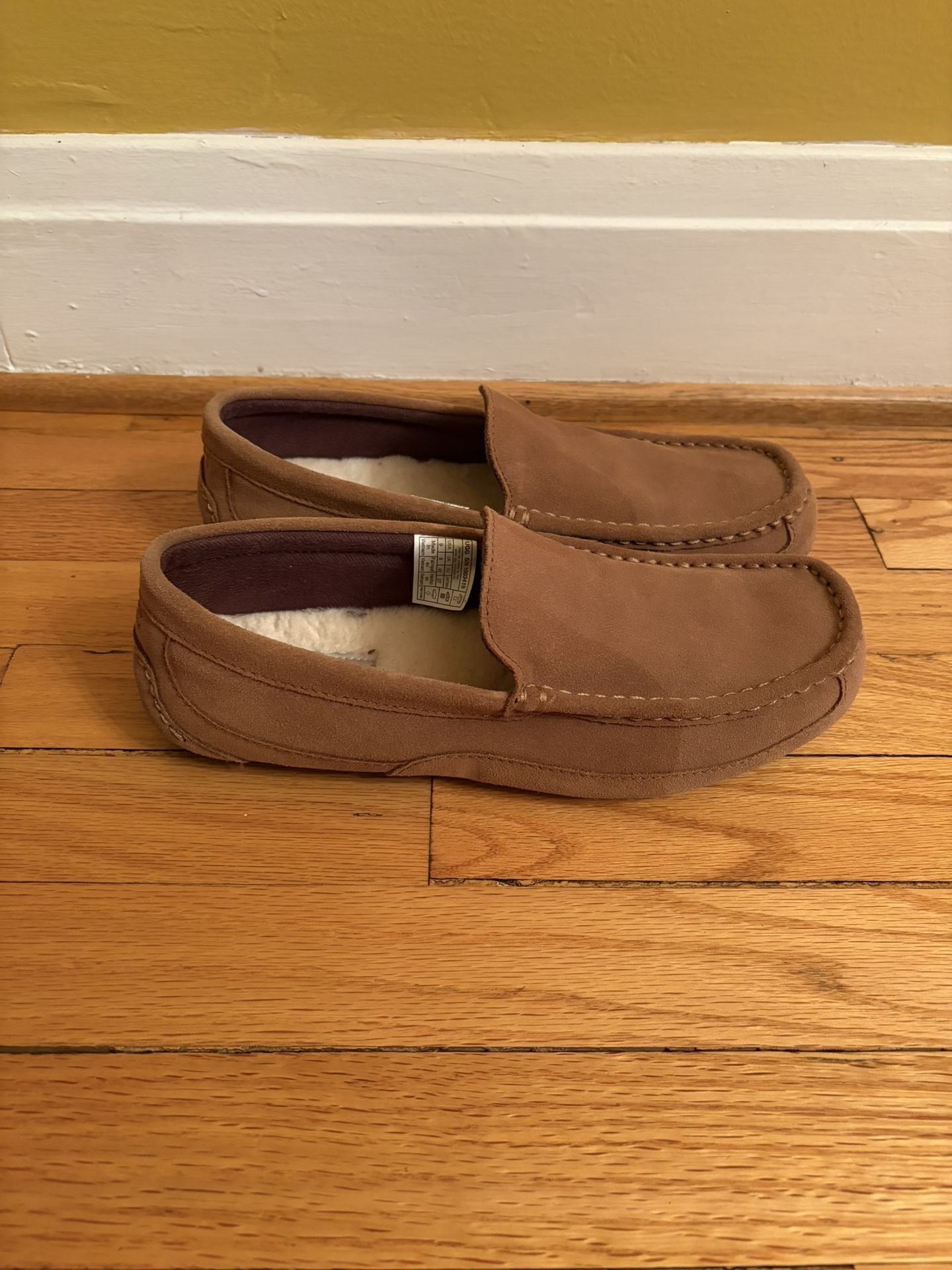 Men’s Ugg loafers size 9