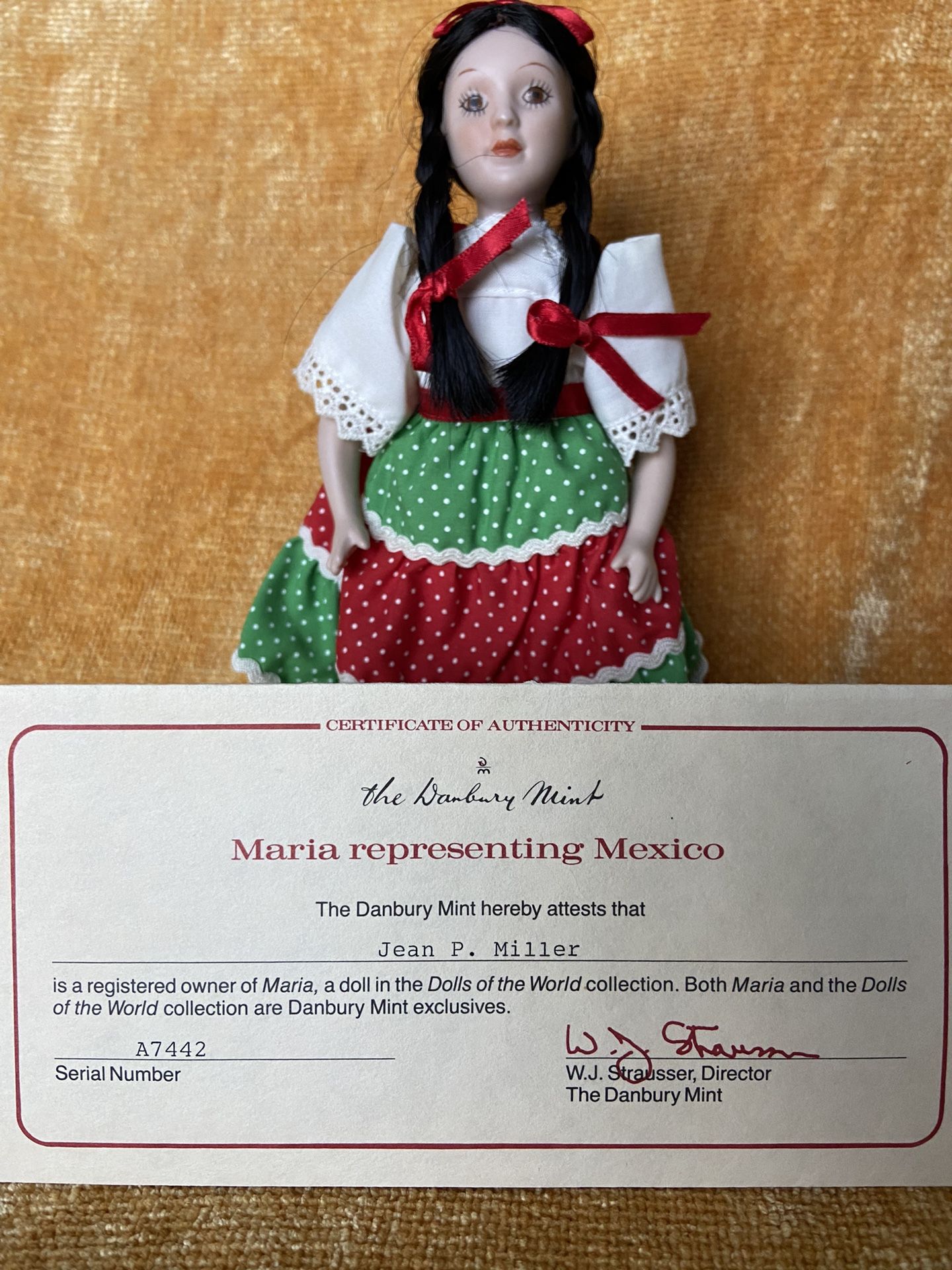 Porcelain Doll, Danbury, Mint Dolls Of The World, Mexico