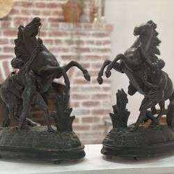 Beautiful Metal Horse Sculpture Pair