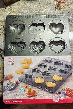 12 Count Heart Cookie Pan