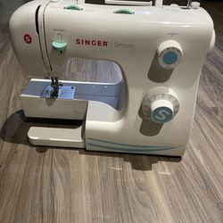 Singer Electric Sewing Machine 