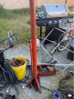 High jack/ stand for working under hoiste