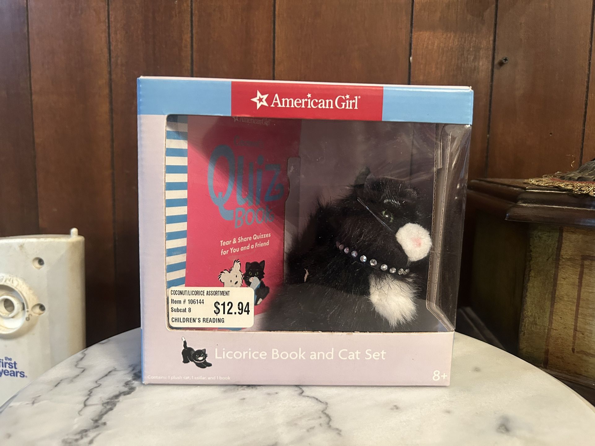 American Girl Today NIB COCONUT/LICORICE BOOK & CAT Set , w/rhinestone collar