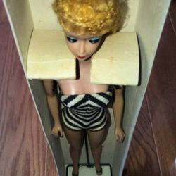 Rare 1959 Barbie In Original Box , Made In Japan, Cheeks Stained From Earrings