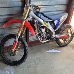 Honda  250 motorcycle needs repair have parts