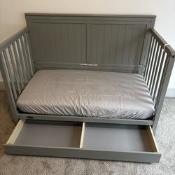 Graco Hadley 5-in-1 Convertible Crib with drawer 