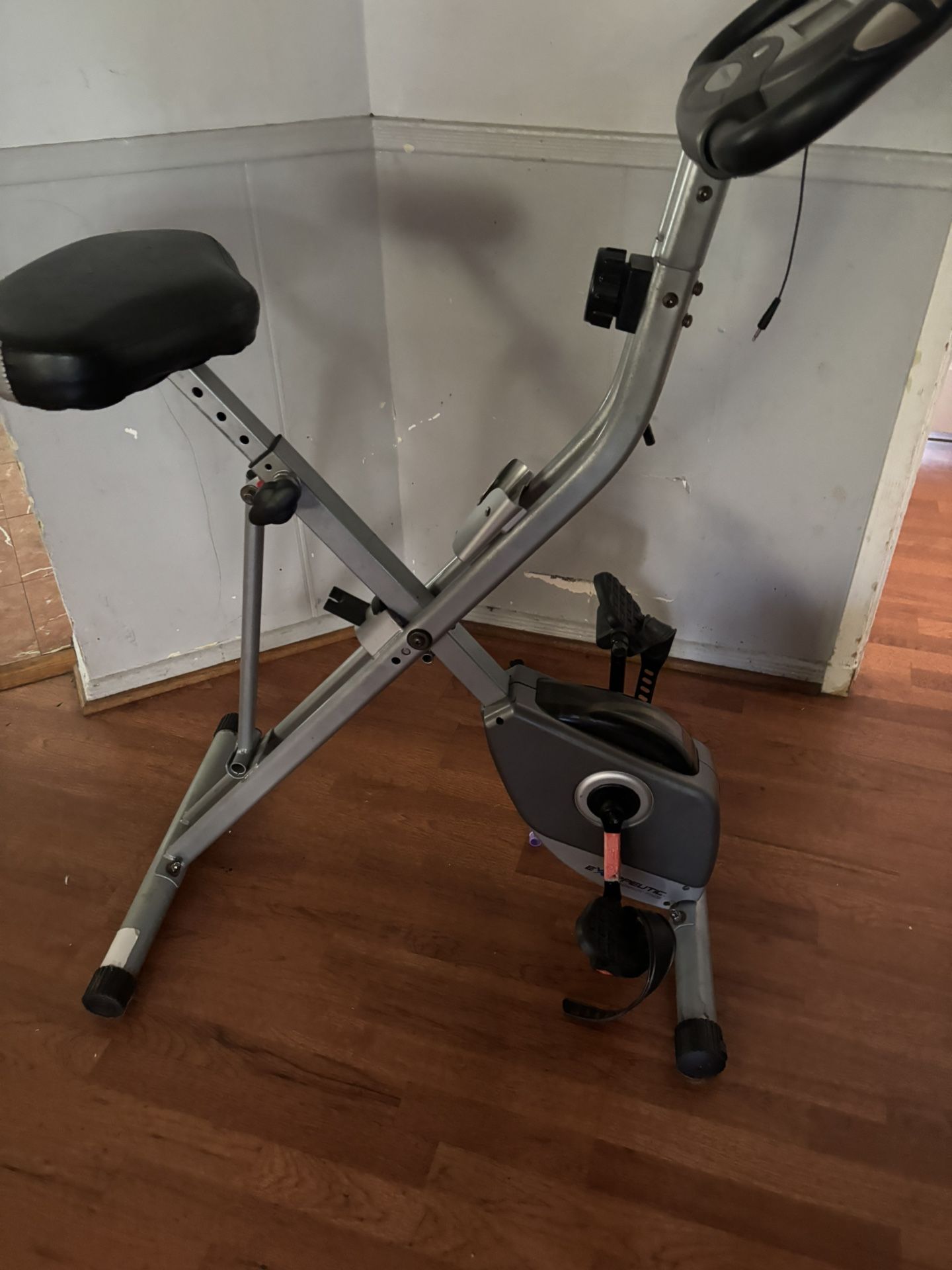 Exercise bike machine