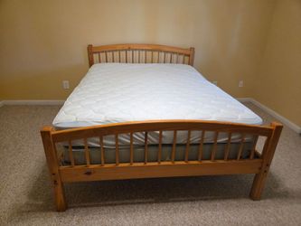 Complete queen bed