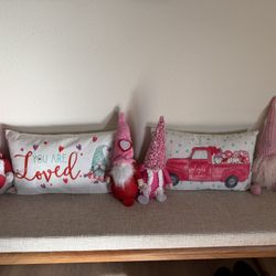 Valentine Gnome Decor 