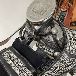 Monturas charras con Herrage y fuste plateado completo