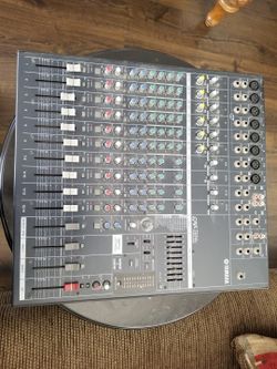 Yamaha Powered Mixer Music Band