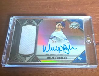 2022 Topps Chrome Club Threads Walker Buehler Auto Relic