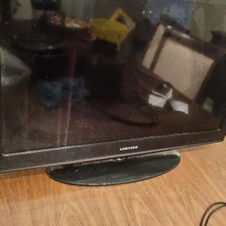 Samsung 2011 TV Cost100 Dollars Is Negotiable