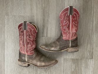 7.5 Women’s Vintage Justin Cowboy Boots - Red Shaft & Textured Brown Vamp
