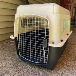 MEDIUM-LARGE SIZE (32-inch) DOG KENNEL/CRATE