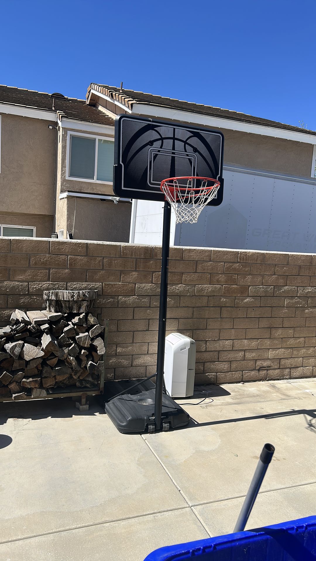 Lifetime portable basketball hoop