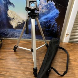Lightweight Aluminum Tabletop Camera Tripod with Carrying Bag - Portable & Adjustable