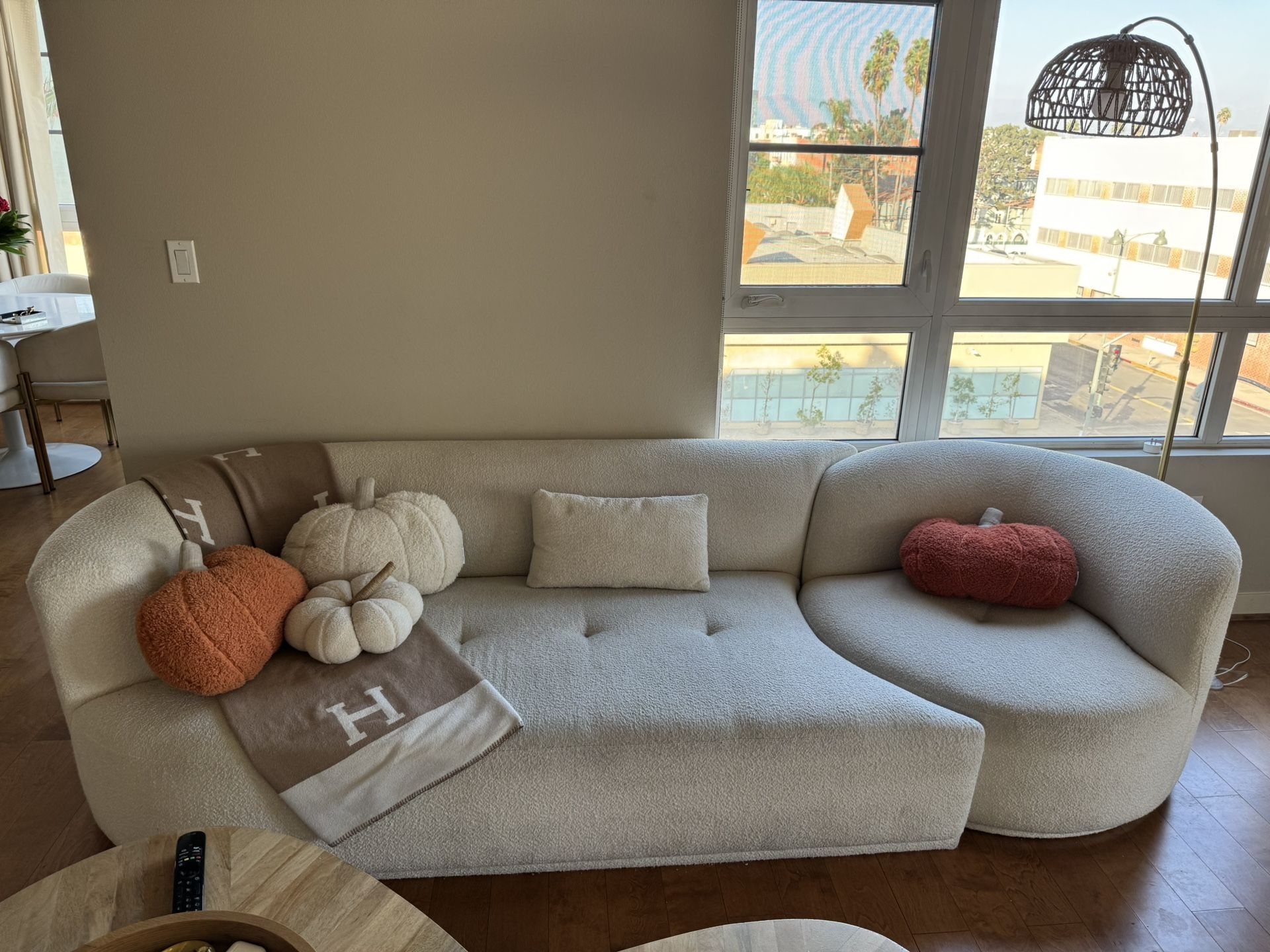 Boucle couch 