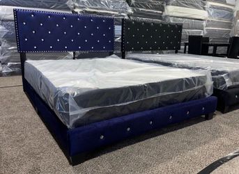 New Queen size bed with mattress and boxspring and free delivery