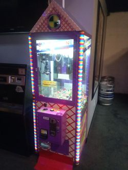Candy Crane House Claw Machine