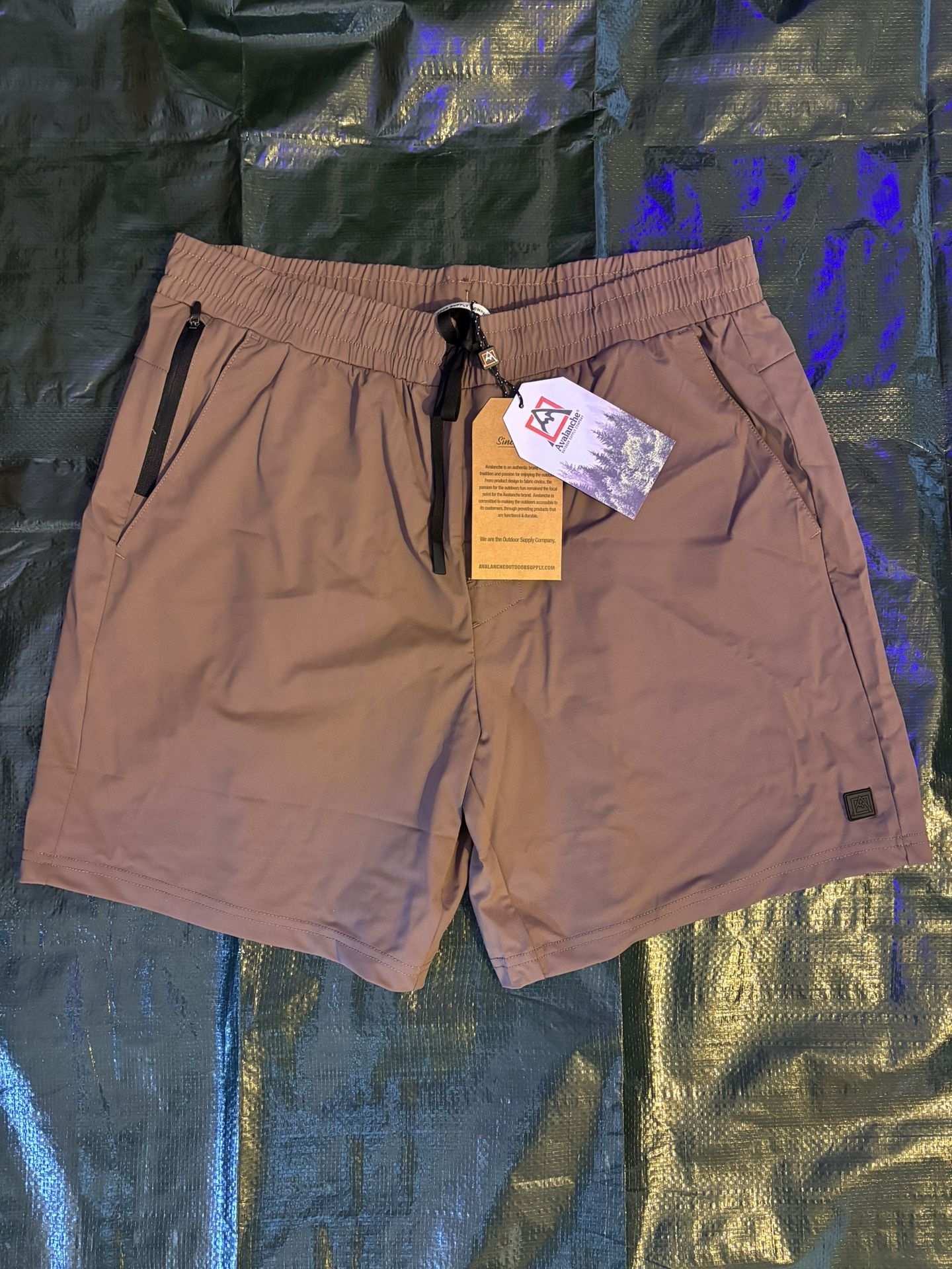 Avalanche Men’s Shorts Size Large *Brand New With Tags*