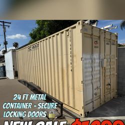 24 FT METAL CONTAINER—SECURE LOCKING DOOR 