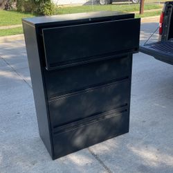 Gabinet Used Metal 