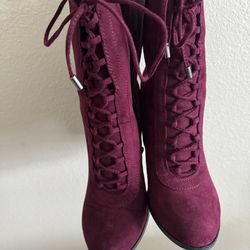 Women Boots Size 7.5 
