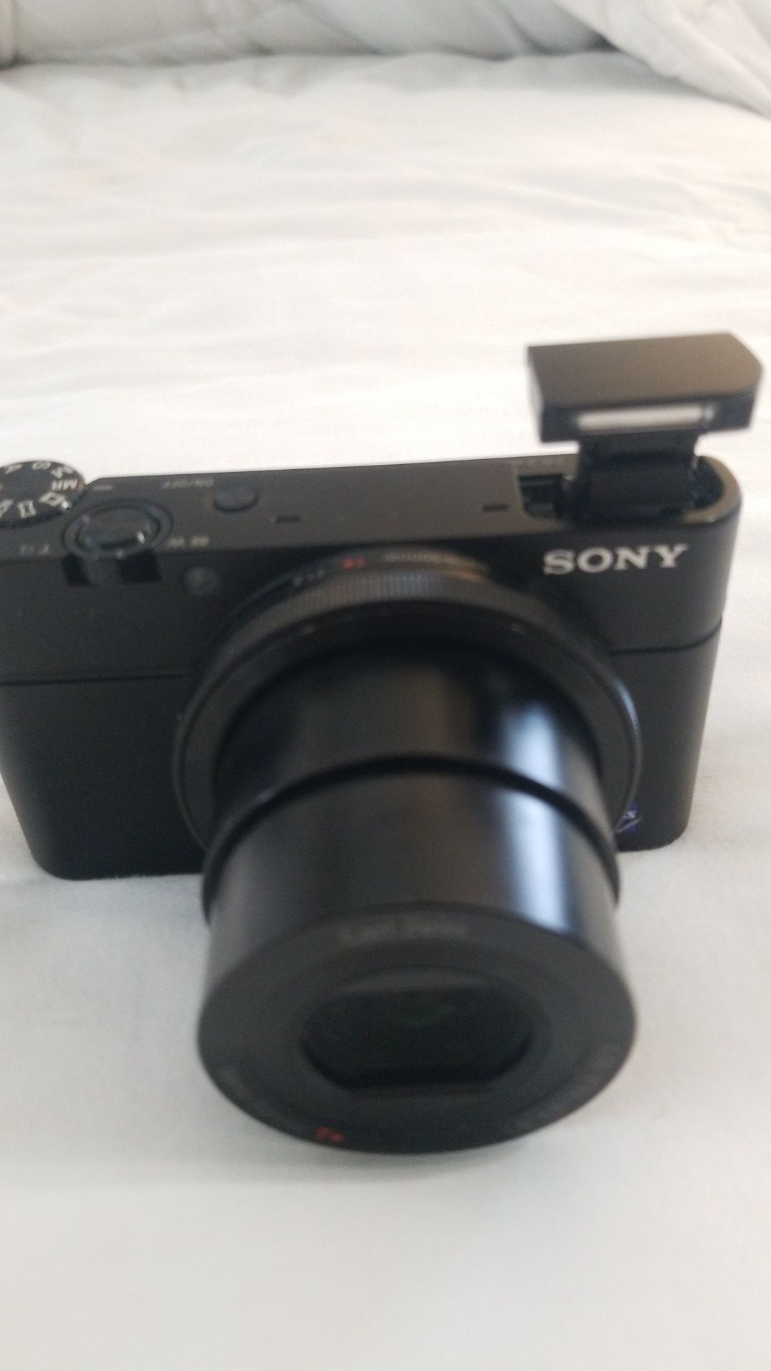Sony DSC RX100 Digital Camera