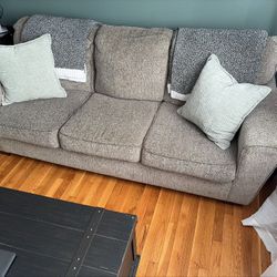 Gray couch For Sale (only 3 Years Old) 