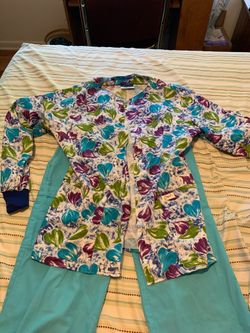 Crést scrubs set