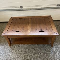 Coffee Table with Storages 