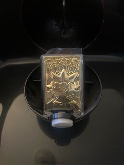 Pokémon Gengar Gold Metal Card in Case