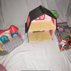 Calico Critters House And Dolls Are Included