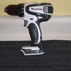 Makita 18V Cordless LXfDO1 18V  LXT  Cordless Drill /Driver In Excellent Condition 