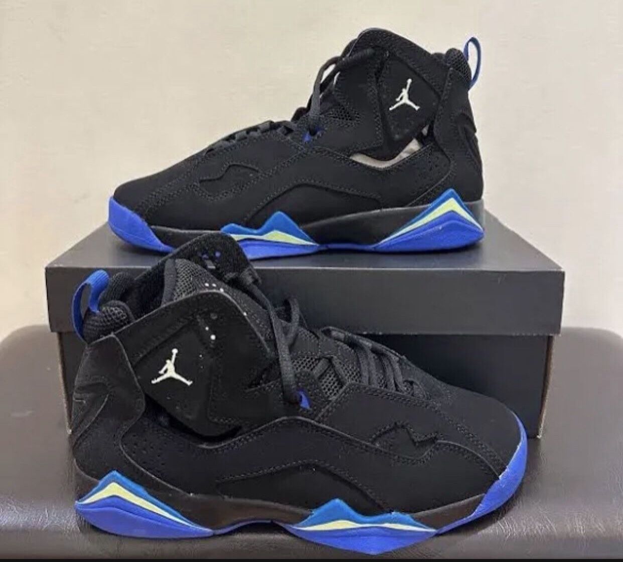 Kids Jordan 7 (5.5)
