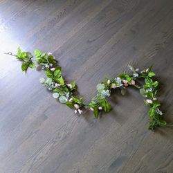 Rose Floral Vine Garland - 6 Foot