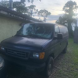 06 Ford E-150 Cargo Van
