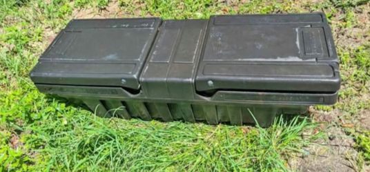 truck tool box 60" wide excellent condition