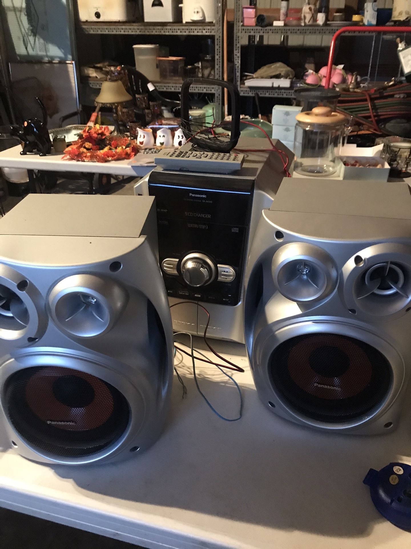 FM, 5 Change CD player and Speakers