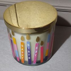 Sonoma Birthday Cake 13.8 Ounce Candle